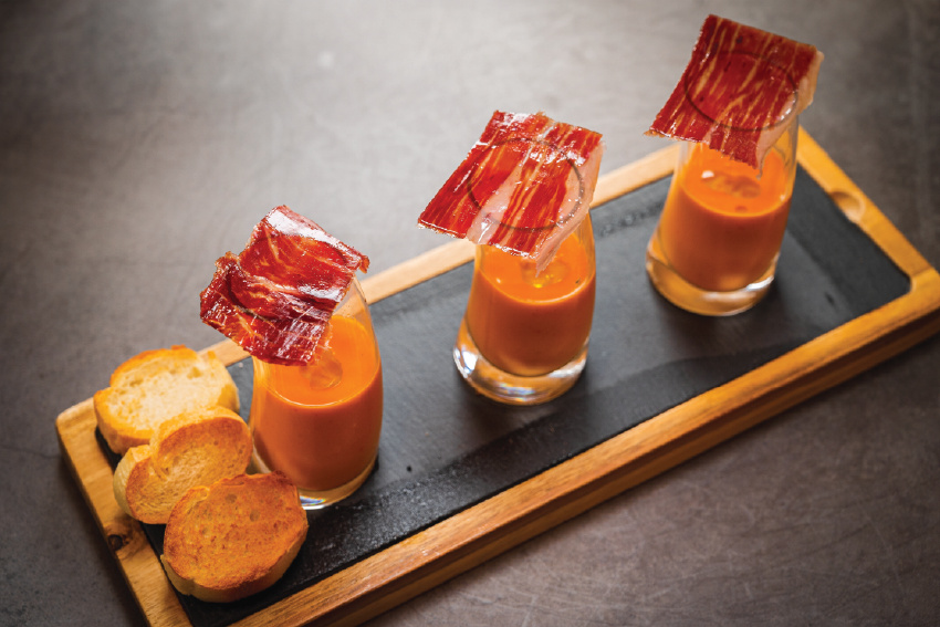 Chupito de salmorejo con Jamon Iberico